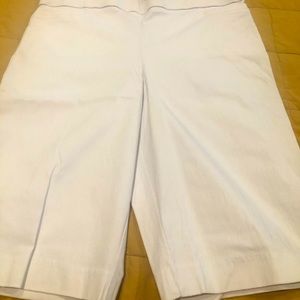 NWT Dana Buchman Bermuda Shorts